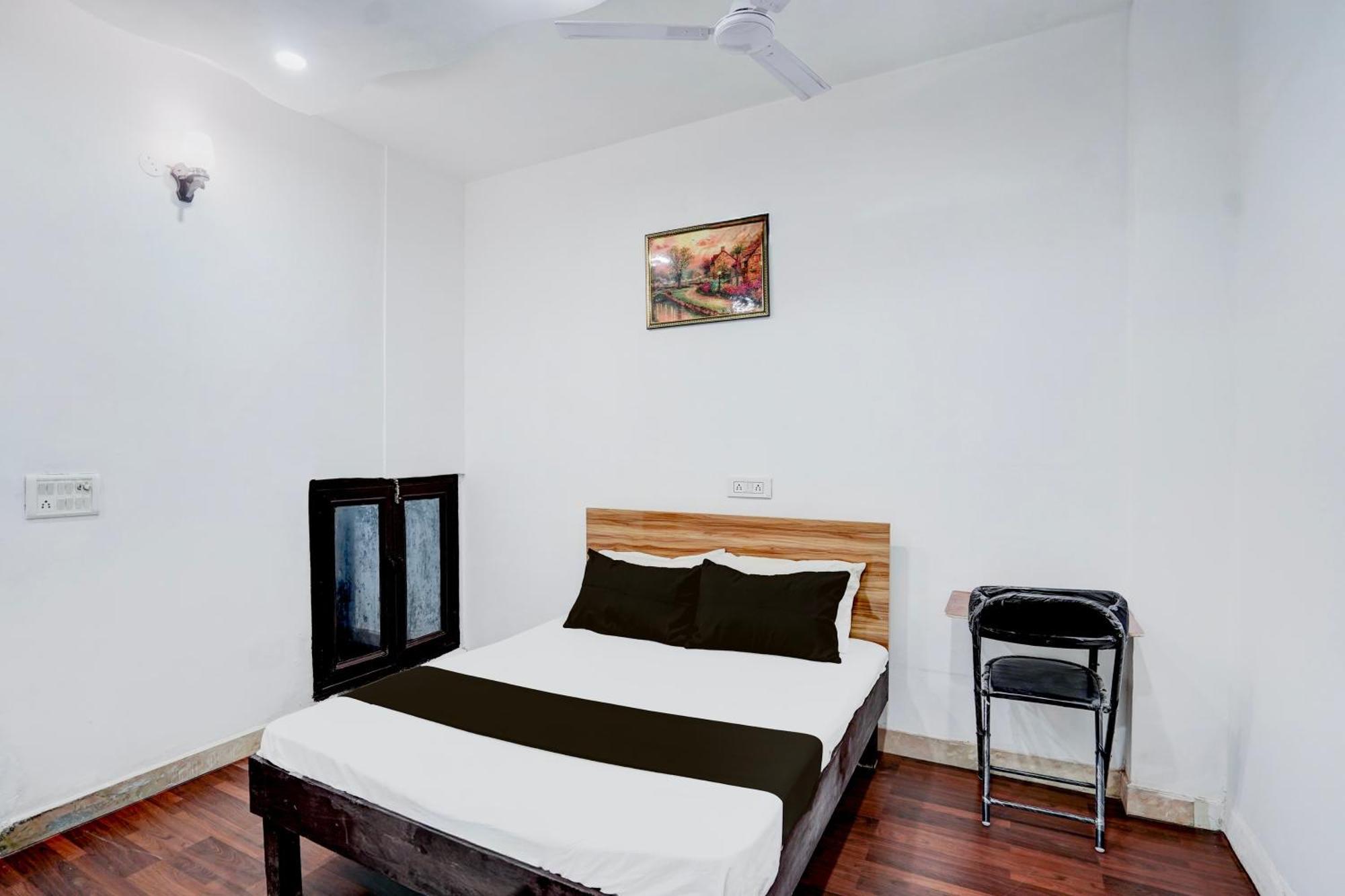 Hotel O Le Empire Stay House New Delhi Exterior photo