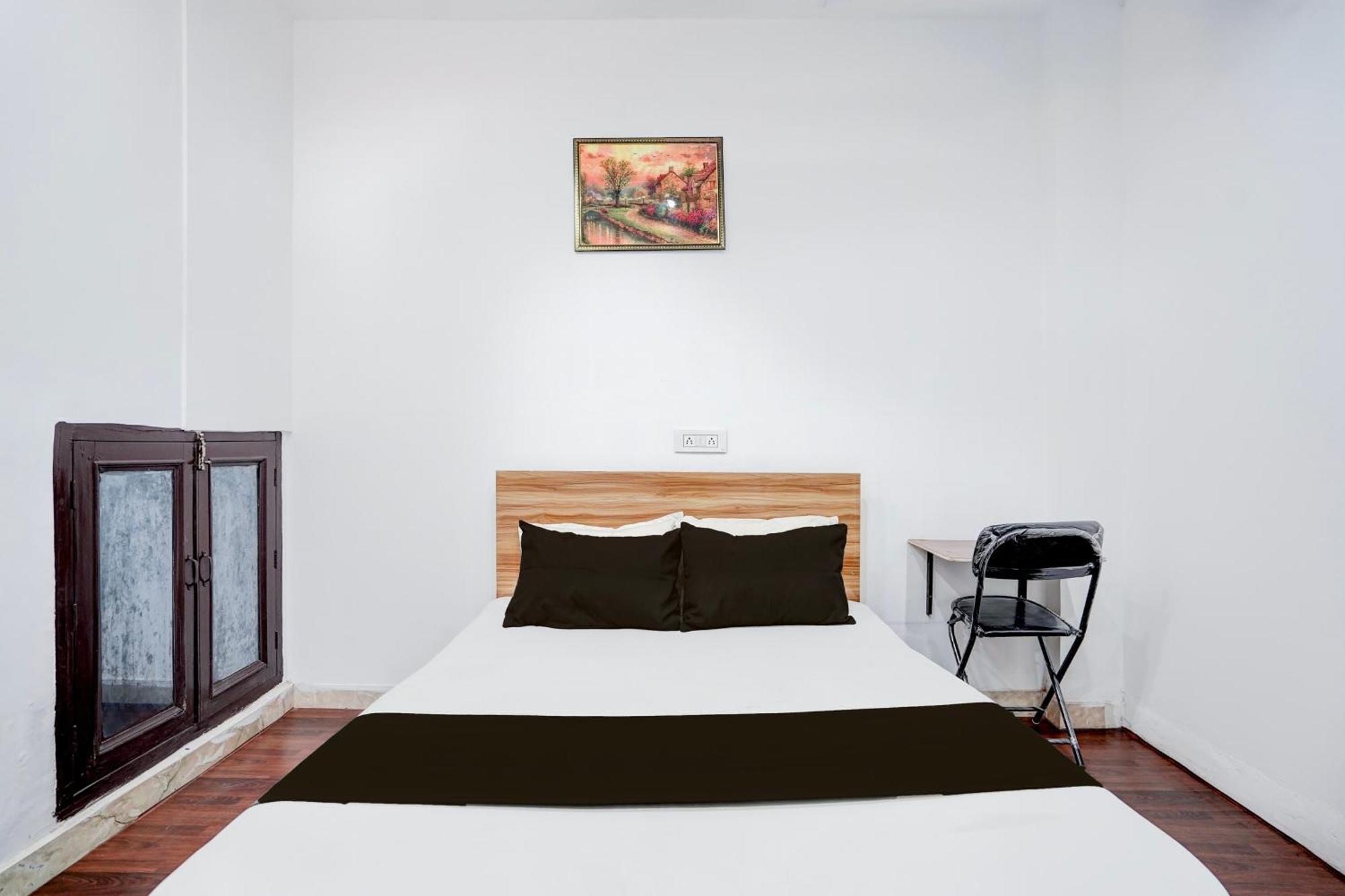 Hotel O Le Empire Stay House New Delhi Exterior photo