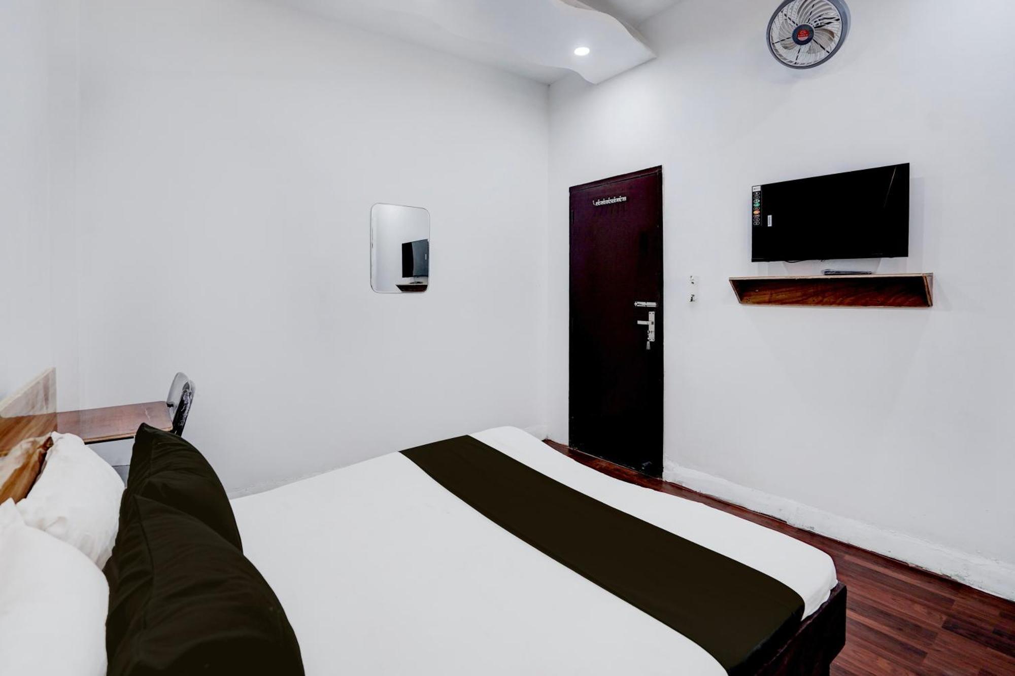 Hotel O Le Empire Stay House New Delhi Exterior photo